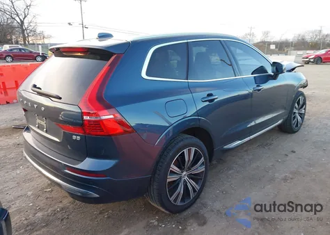 2022 Volvo Xc60 B5 Inscription z USA, uszkodzony, nr VIN YV4L12DL5N1906427